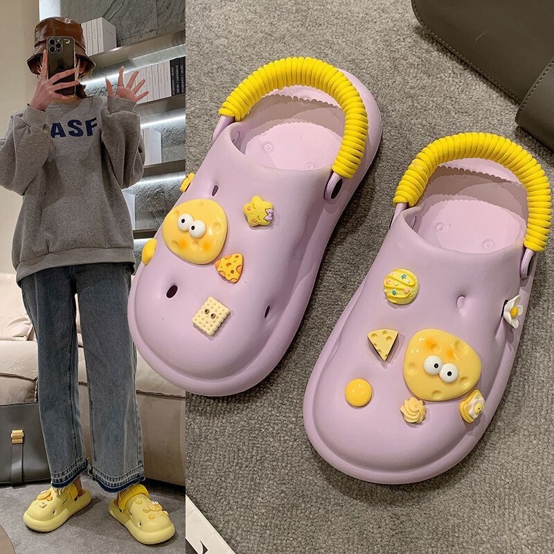 High-Appearance Value Perforated Shoes for Women, Summer Outdoor Wear, Cute Indoor Home Non-Slip Closed-Toe Thick-Soled Slippers with a Soft Stepping Feel