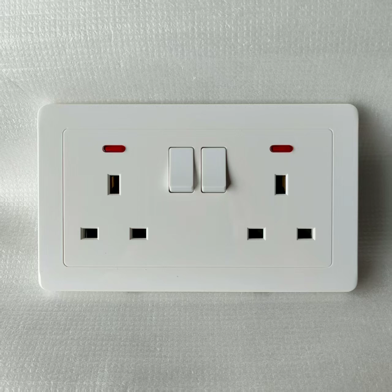Luoge Wall Ultra-Thin Switch Panel - Lightweight, Multi-Config Electrical Socket Box with Light