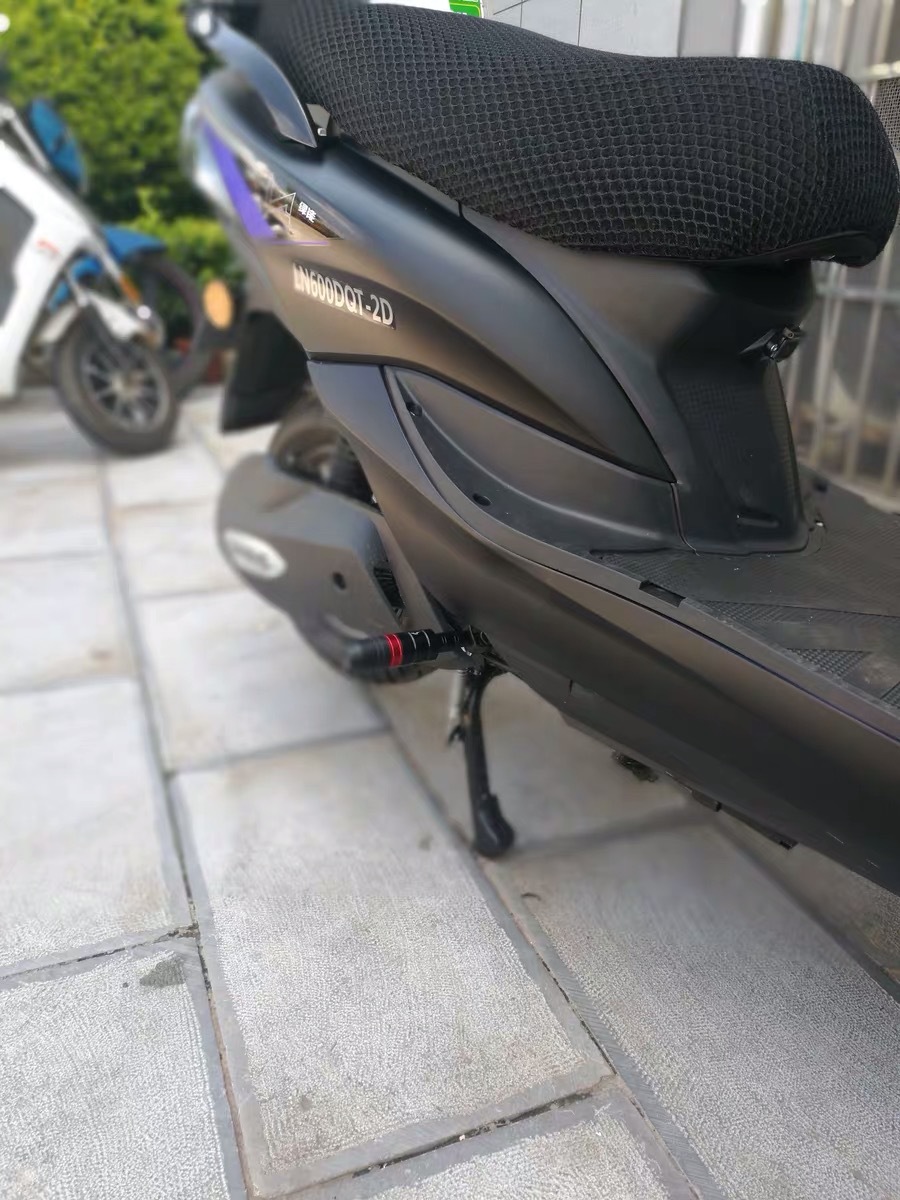 Motorcycle Modification Anti-Fall Rubber Crash Bars Universal Type for Off-Road Bikes, Street Bikes, Electric Bikes, and Scooters