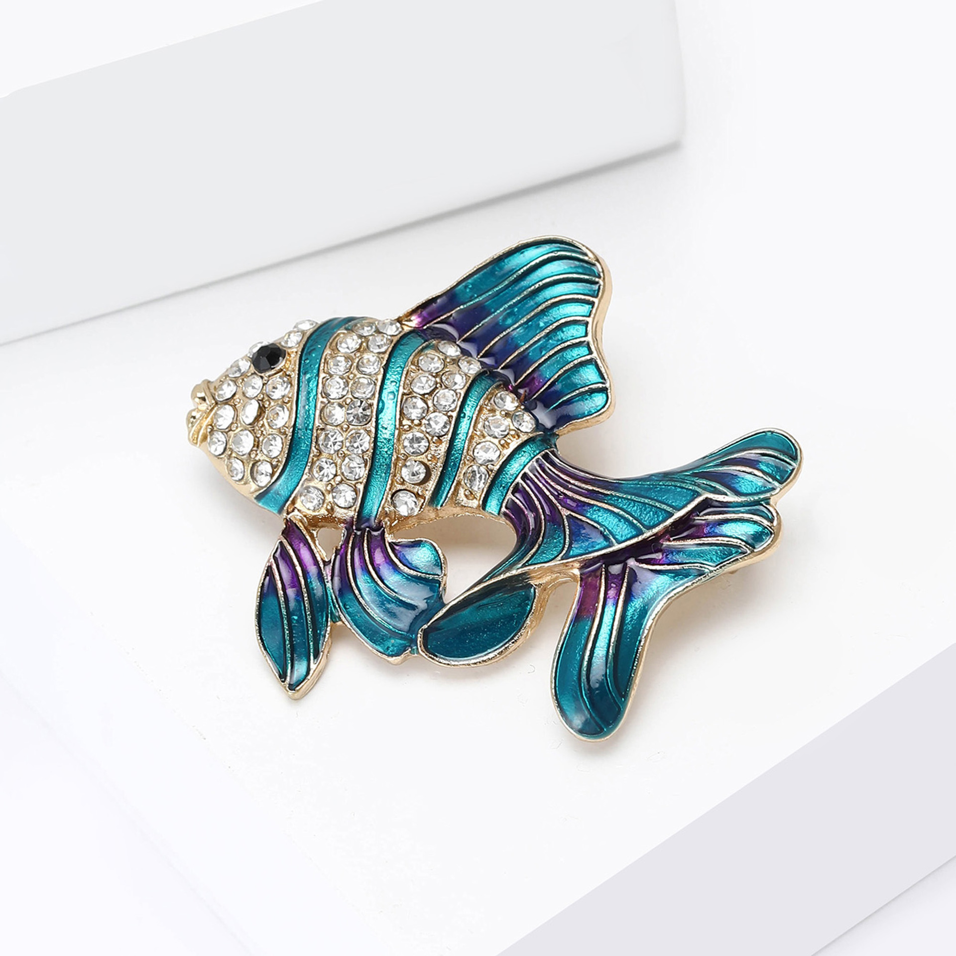 Cross-Border European and American Light Luxury Enamel Japanese Goldfish Brooch Pendant Couple Tropical Fish Dripping Oil Cartoon Brooch Collar Jewelry