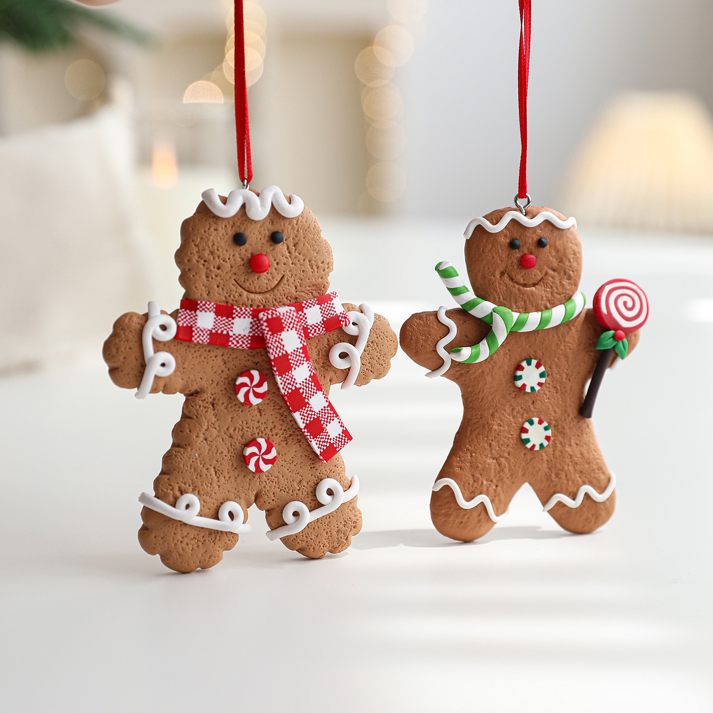 Nuevo hombre de pan de jengibre de cerámica suave pequeño colgante colgante árbol de Navidad adornos encantadores pan de jengibre hombre de Navidad decoración colgante retró dibujado a mano