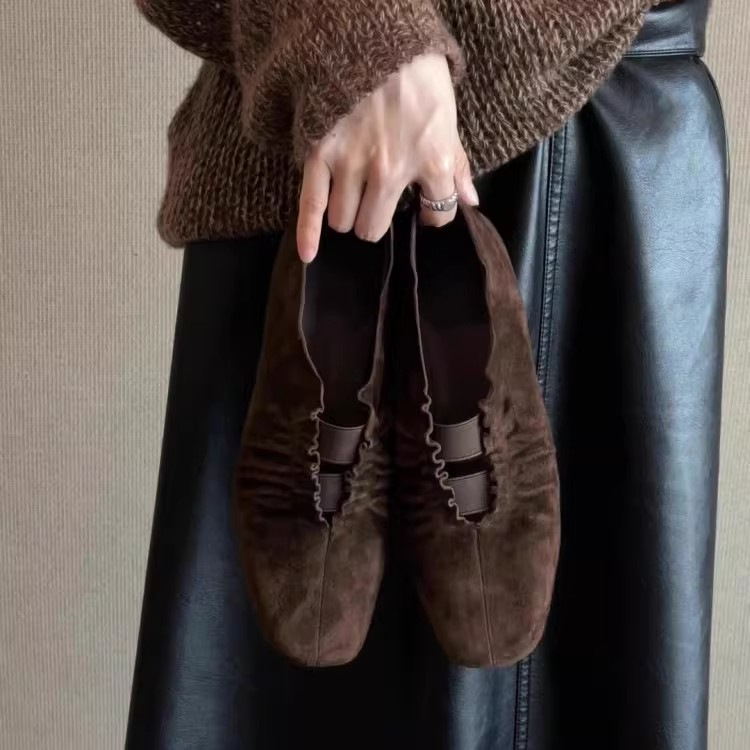 Retro loafers made of sheepskin leather square toe