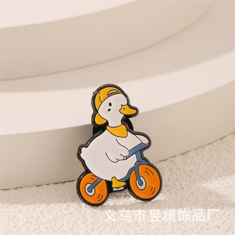 爆款可爱鸭子运动合金胸针创意卡通服饰配件徽章ins饰品装饰别针|undefined
