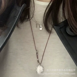 项链;耳钉;手串