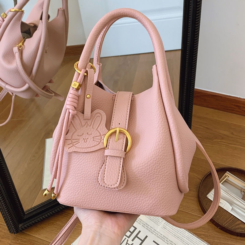 Bolsas de mujer tendencia de hombro solo para trabajar bolsas coreanas de cubo sensación de bolsas de viaje de moda nueva bolsa interior para mujeres