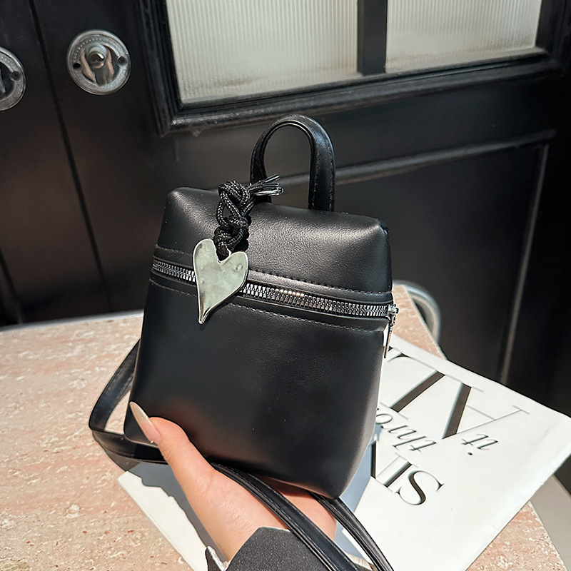 Bolso de almuerzo de moda Longxiang, diseño de nicho, bolso de cuero de la marca Love, bolso cuadrado pequeño, bolso de teléfono móvil, bolso de mensajero de hombro