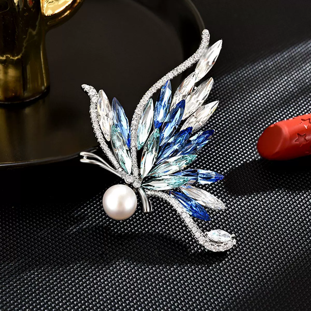 法式精致优雅天然淡水珍珠蝴蝶胸针女高级感百搭镶钻锆石胸花别针