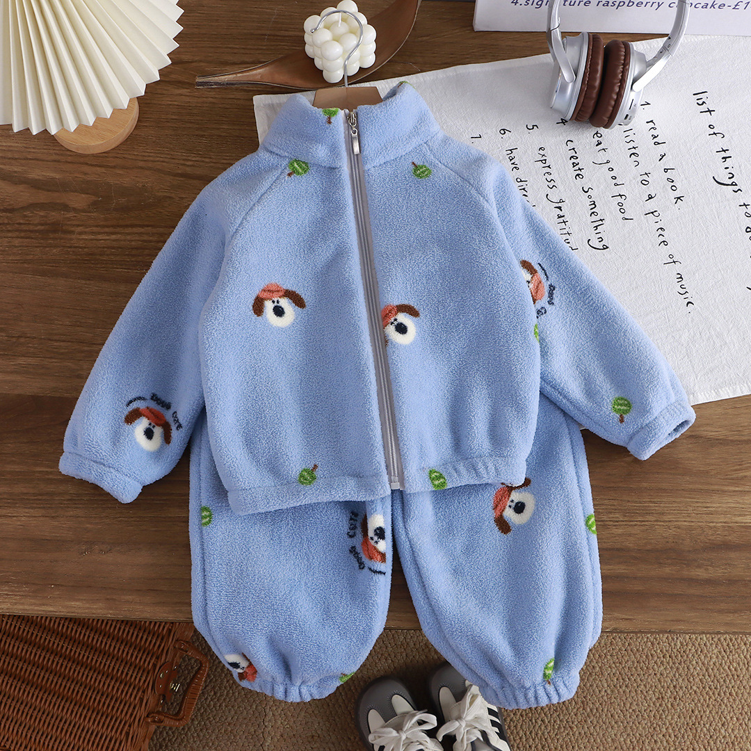Invierno nuevo terciopelo grueso ropa de hogar para niños, hombres y mujeres, niños y niñas con un conjunto de calor coreano de ropa infantil al por mayor