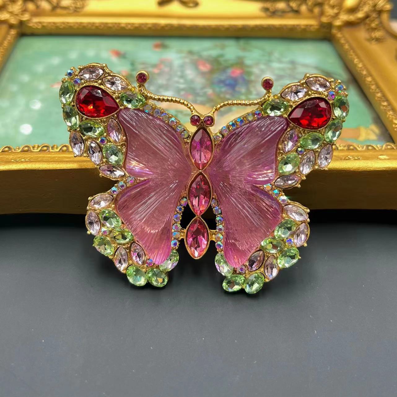 Retro French Style Butterfly Alloy Inlay Rhinestones Women's Brooches display picture 2