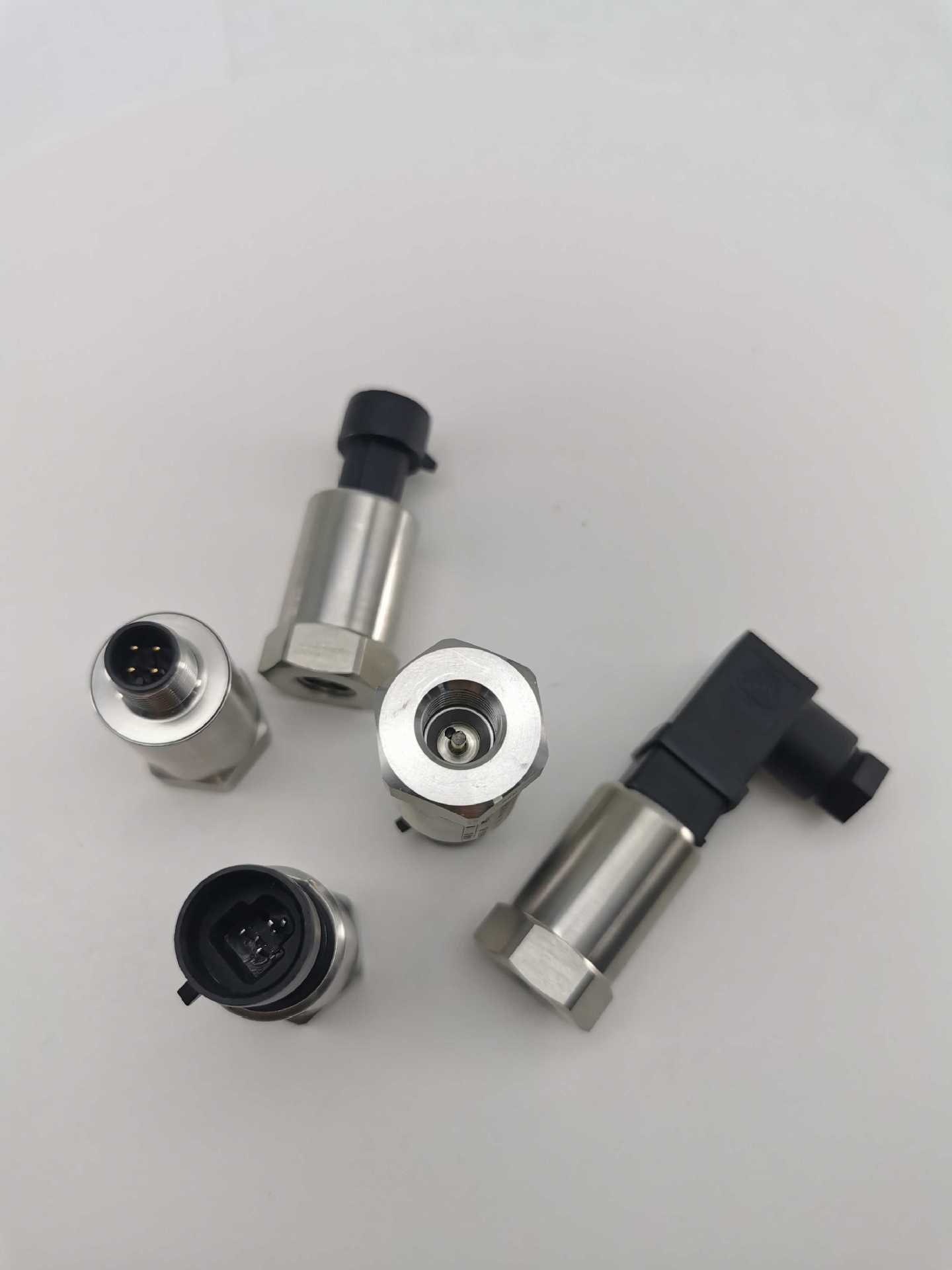 空调制冷压力传感器变送器4-20mA/0-16bar高低压传感器SAE1/4螺纹