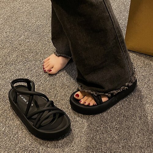 Roman fashion high-end sandals for women 2024 summer new style with skirt fairy style thick-soled thin-strap beach shoes