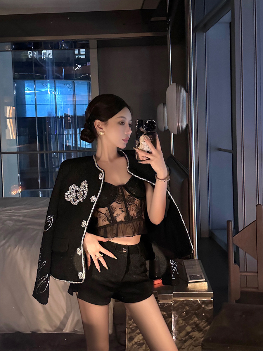 Otoño y invierno nuevo estilo Jin Mingyuan temperamento pequeña fragancia chaqueta de alta calidad clavos de trabajo pesado taladro tween grueso chaqueta corta para mujeres