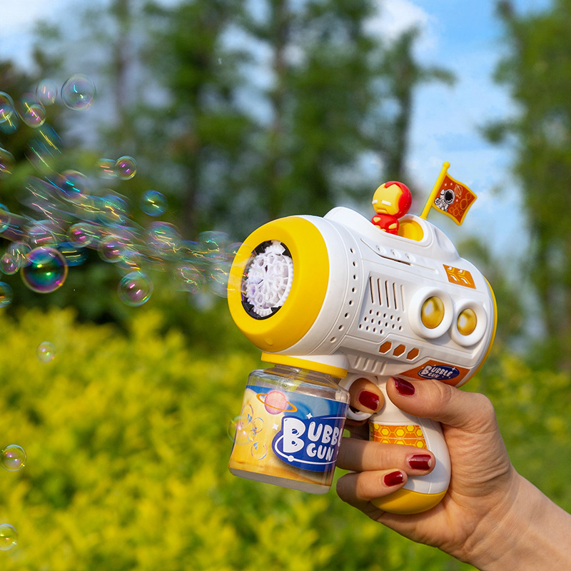 Nuevos niños automáticos de mano eléctrica astronauta pistola de burbujas para niños niñas máquina de burbujas espaciales a prueba de fugas al por mayor