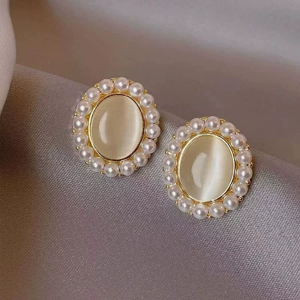 Cat's Eye Stone Pearl Earrings Women's Niche Design Sense Earrings 2024 New Light Luxury High-end Sense Earrings