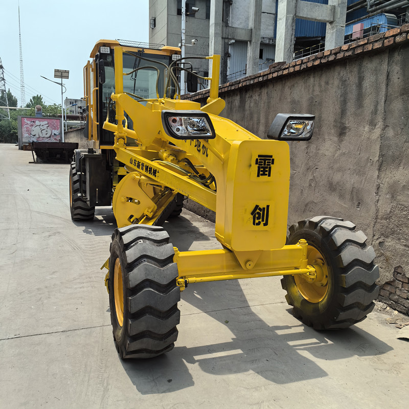 座驾式平地机  工程修路刮平机 推土刮坡小型整平机