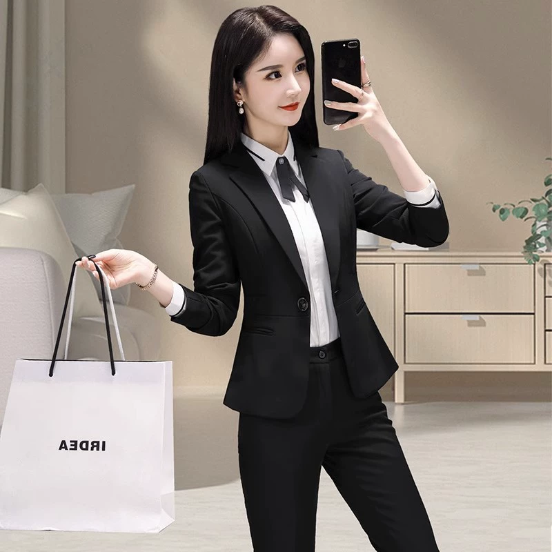 Модный и стройный профессиональный костюм женский черный костюм