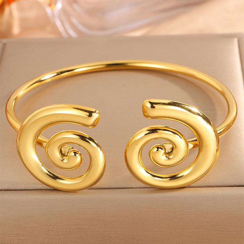 Brazalete abierto con cinturón de oro