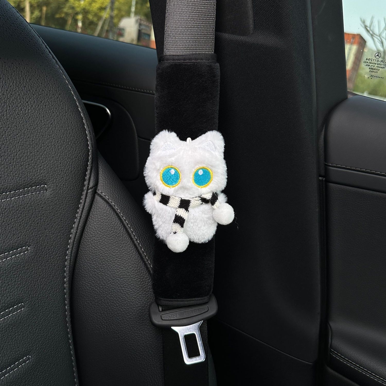 Car seatbelt shoulder pad protective cover decoration, universal for all seasons, creative cute little black cat, car interior accessories for women