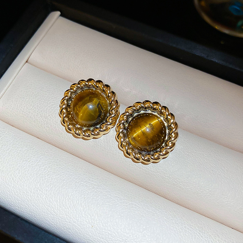 Pendientes de suministro de mercado nocturno de agujas de plata Pendientes de moda coreana en vivo Pendientes de estilo caliente Pendientes de lujo ligero Mujeres de alta gama