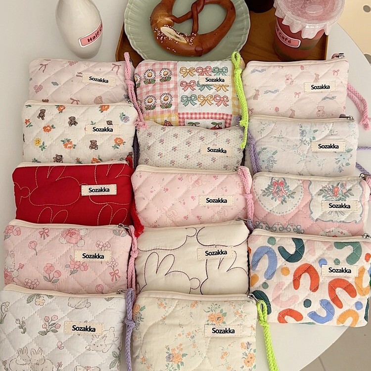43162 Fresh and Simple Floral Quilted Cotton Coin Purse, Cute Mini Portable Travel Lipstick Bag, Storage Card Holder