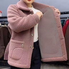 カシミヤの毛の毛皮のお母さんの服の中の長いコートの毛皮の保温のコートの女性に似せます。