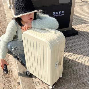 ���ӹ����ơ�������Ů���U���f��݆�ǙC��24���ЌW���ܴa������