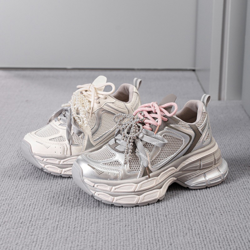 Giày sneaker nữ chunky đế dày 7,8cm mặt lưới thoáng khí dây ngọc trai — KD29E Màu be