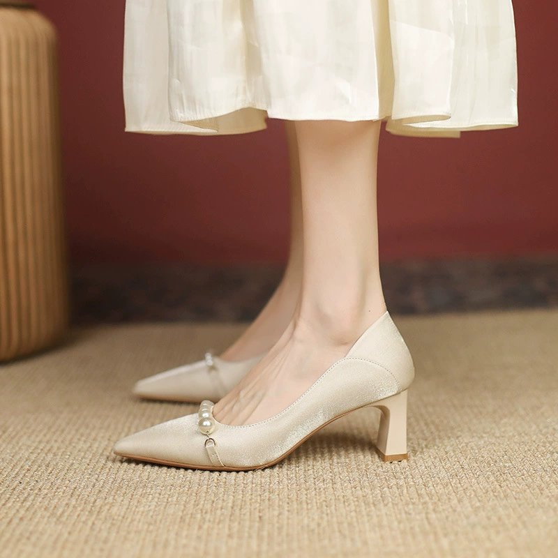 Низин дизайна из жемчуга высокие каблуки, свадебная обувь с острым носком, французский стиль, тренд сезона, яркая запоминающаяся стиль, облегчение для судорог, для подружек невесты