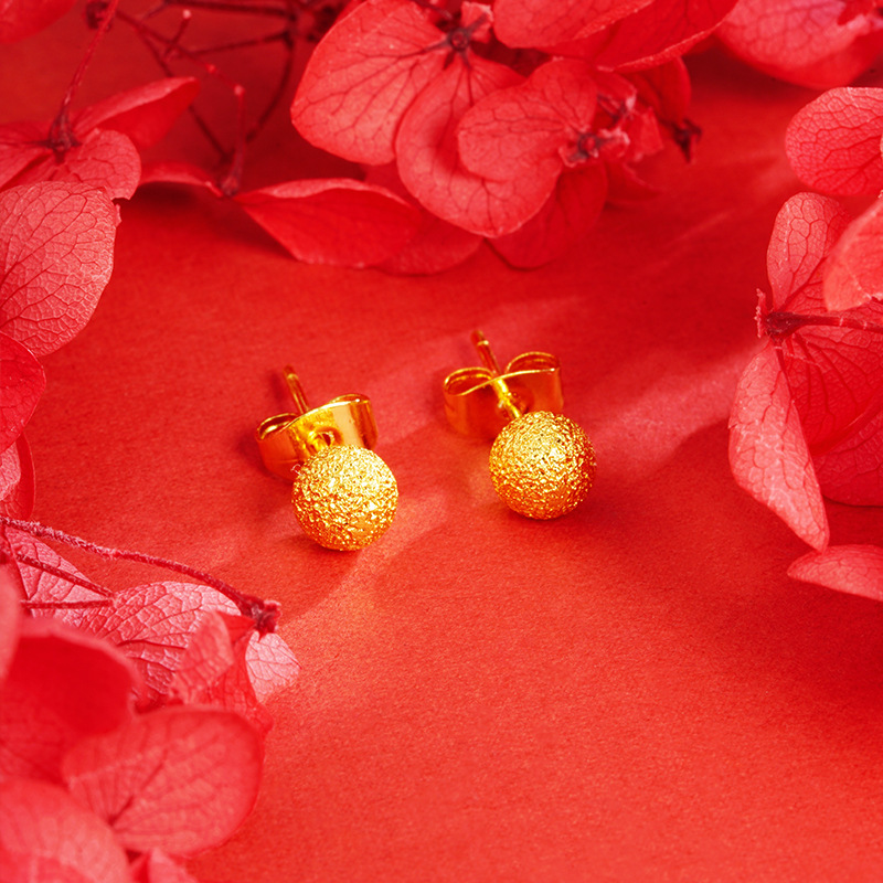 Pequeños pernos de orejas coreanos de perlas de orejas de frijol personalidad simple sensación de diseño de lujo ligero esmerilado joyas de perlas de arena brillante para chicas