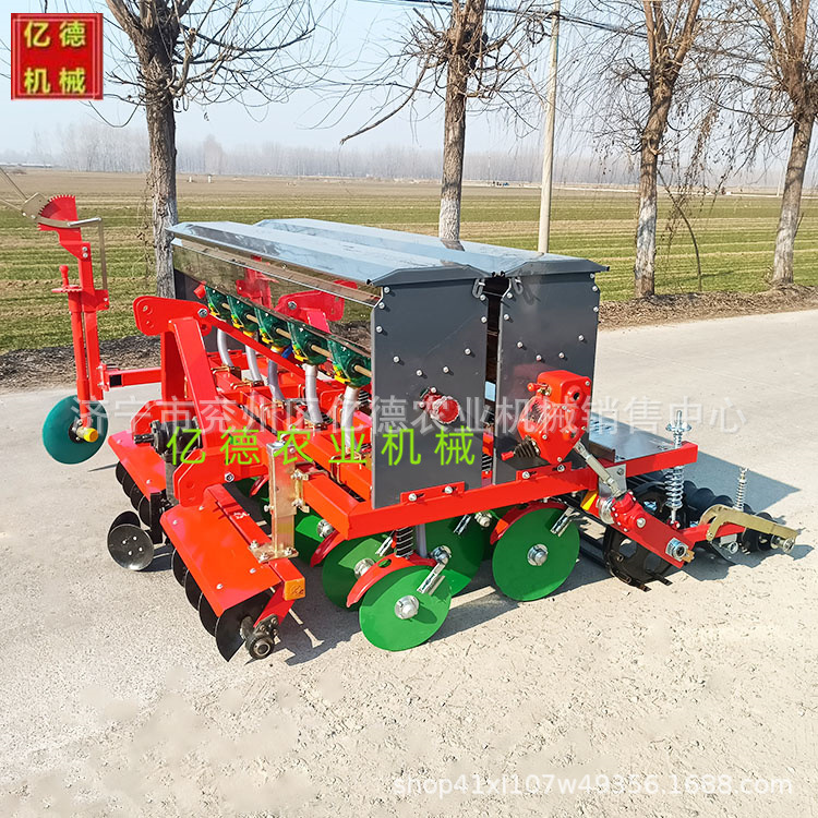 湖北热销小麦播种机四轮车配套无线变速蔬菜水稻苜蓿草播种机