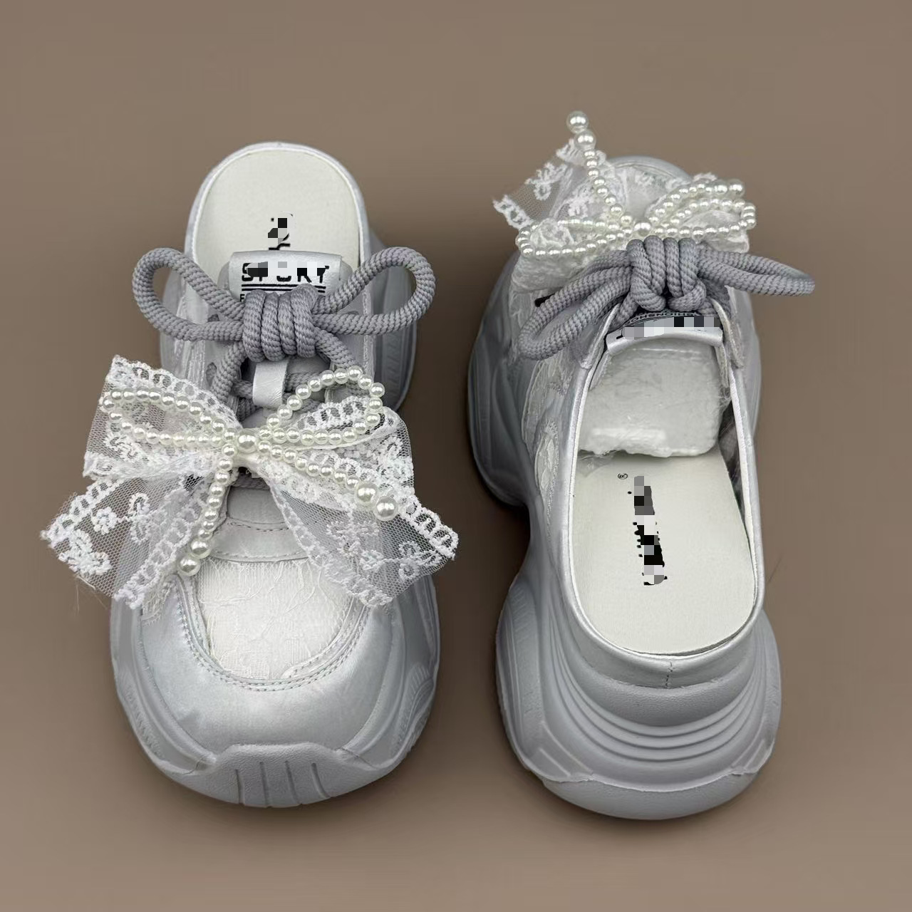 Zapatos de sandalia de alta altura para mujeres 2026 nuevos espaciosos huecos transpirables de malla gruesa de suela pequeña zapatos blancos de Mary Zhen