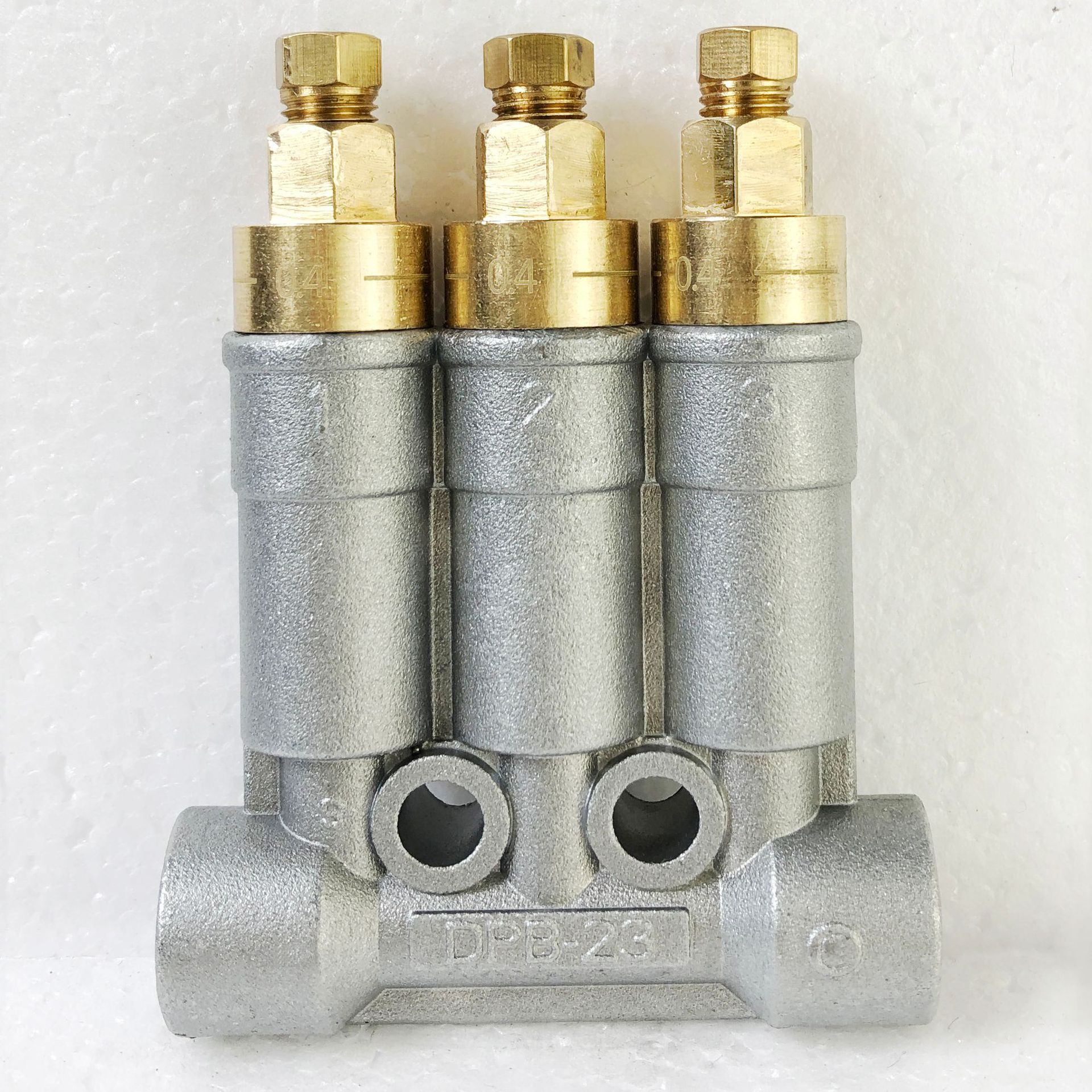 DPB-23 0.2cc 0.4cc 卸压式油泵 容积式分油器 定量卸压式分配阀