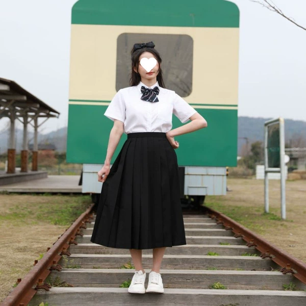 Women's white short sleeves + pleated long skirt + blue crown tie