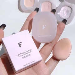 FAICCIA霏汐高光膏は肌の色を明るくします。