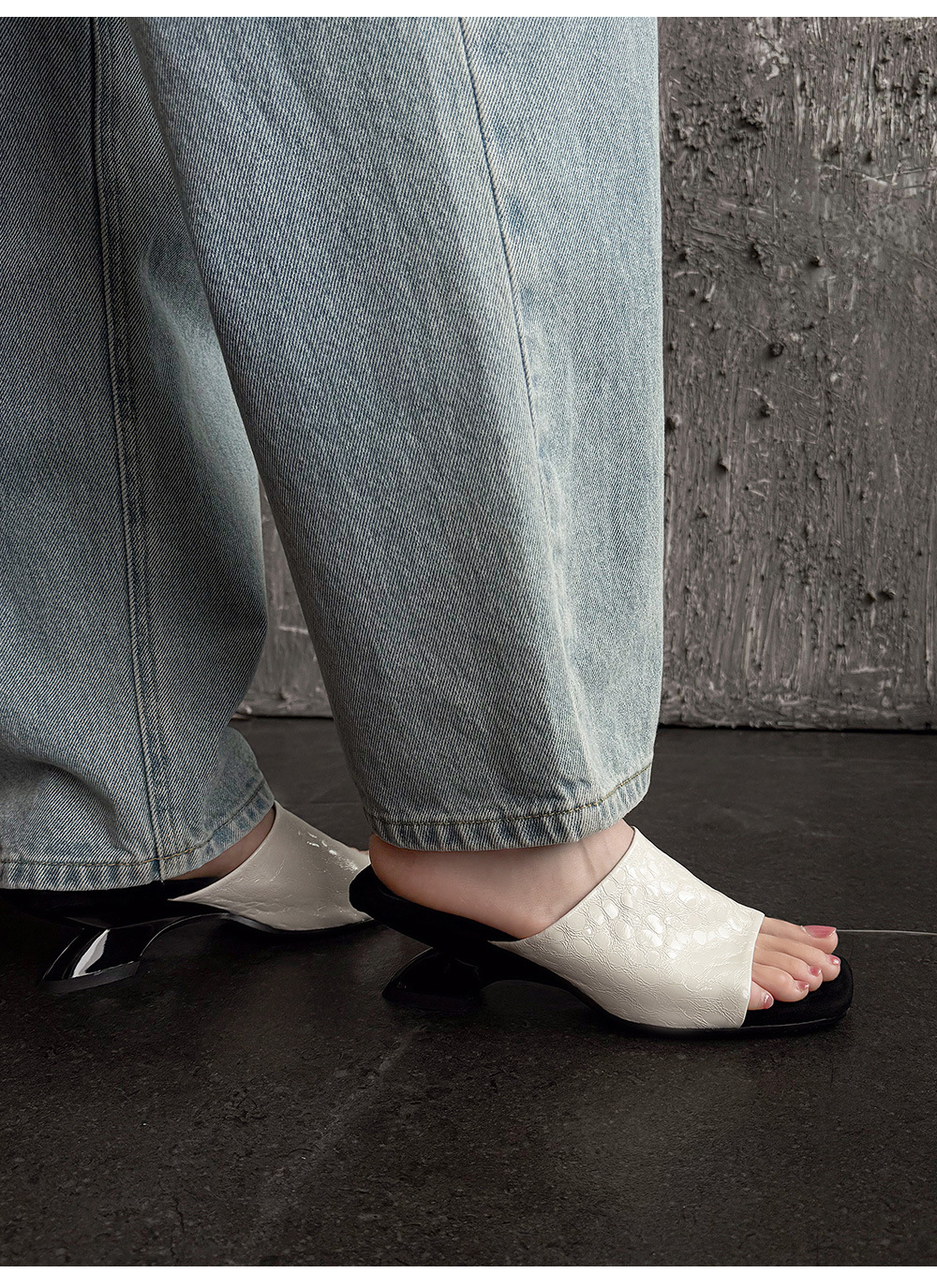 Sandal cao gót nữ mũi vuông hở ngón, gót xuồng 7 cm, da cừu mềm — màu đen, màu trắng ngà chi tiết 10