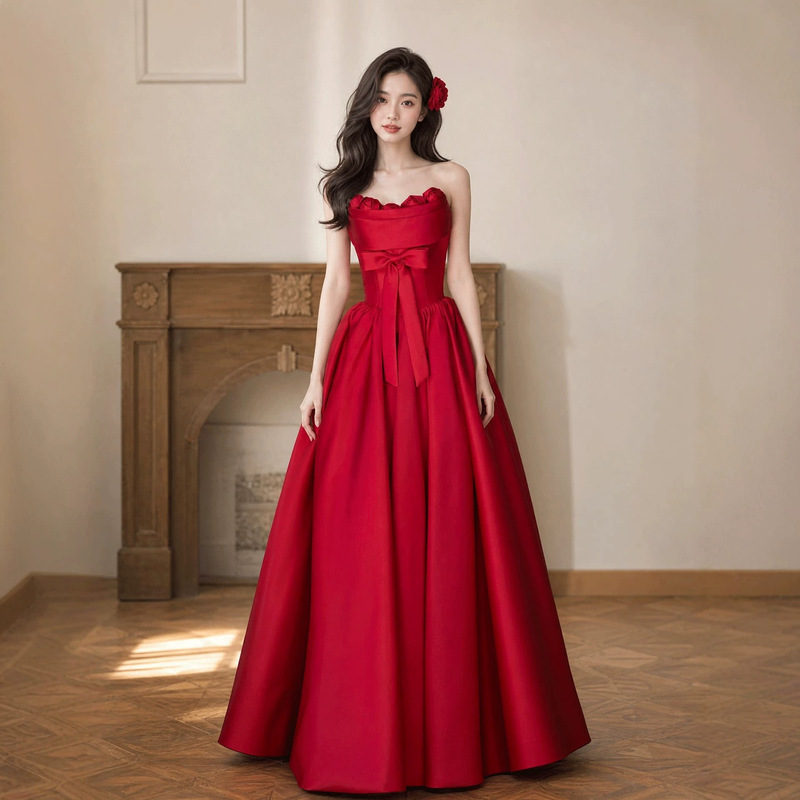 French-style minimalist red floral tube top, elegant bridal gown with a bow, lightweight wedding dress, morning robe, and evening gown French-style minimalist red floral tube top, elegant bridal gown with a bow, lightweight wedding dress, morning robe, and evening gown