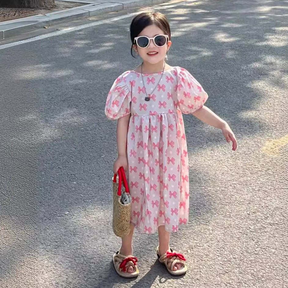 Платье в стиле корейской моды с бантом, летний фуксия cute маленький принцесский костюм спереди без спинки с puff рукавами