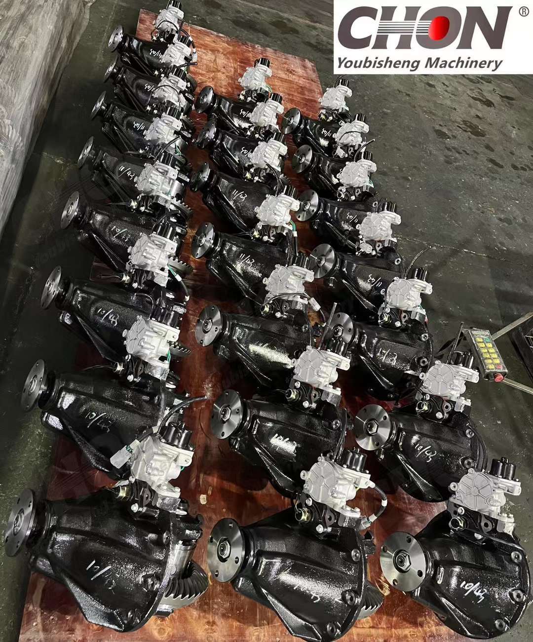 Suitable for Toyota Land Cruiser LC200 rear axle with electric lock differential assembly reducer assembly