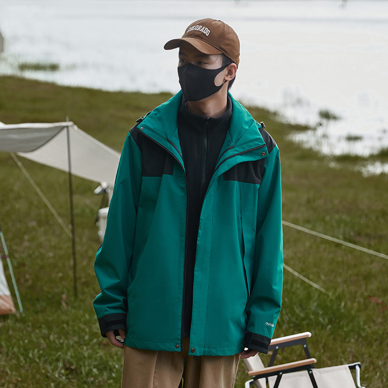 La misma marca al aire libre chaqueta de asalto hombre y mujer 3 en 1 abrigo desmontable 2025 nuevo a prueba de viento impermeable primavera y otoño