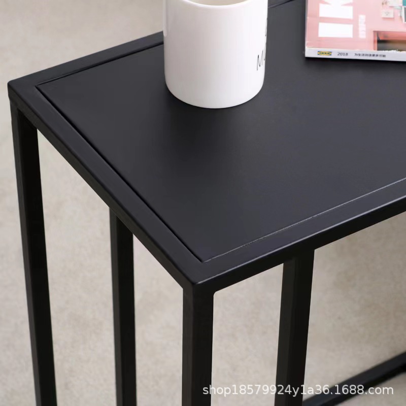 Pequeño apartamento casa mini sofá mesa lateral multi-funcional simple pequeña mesa lateral nórdico hierro sala de estar luz mesa de esquina de lujo