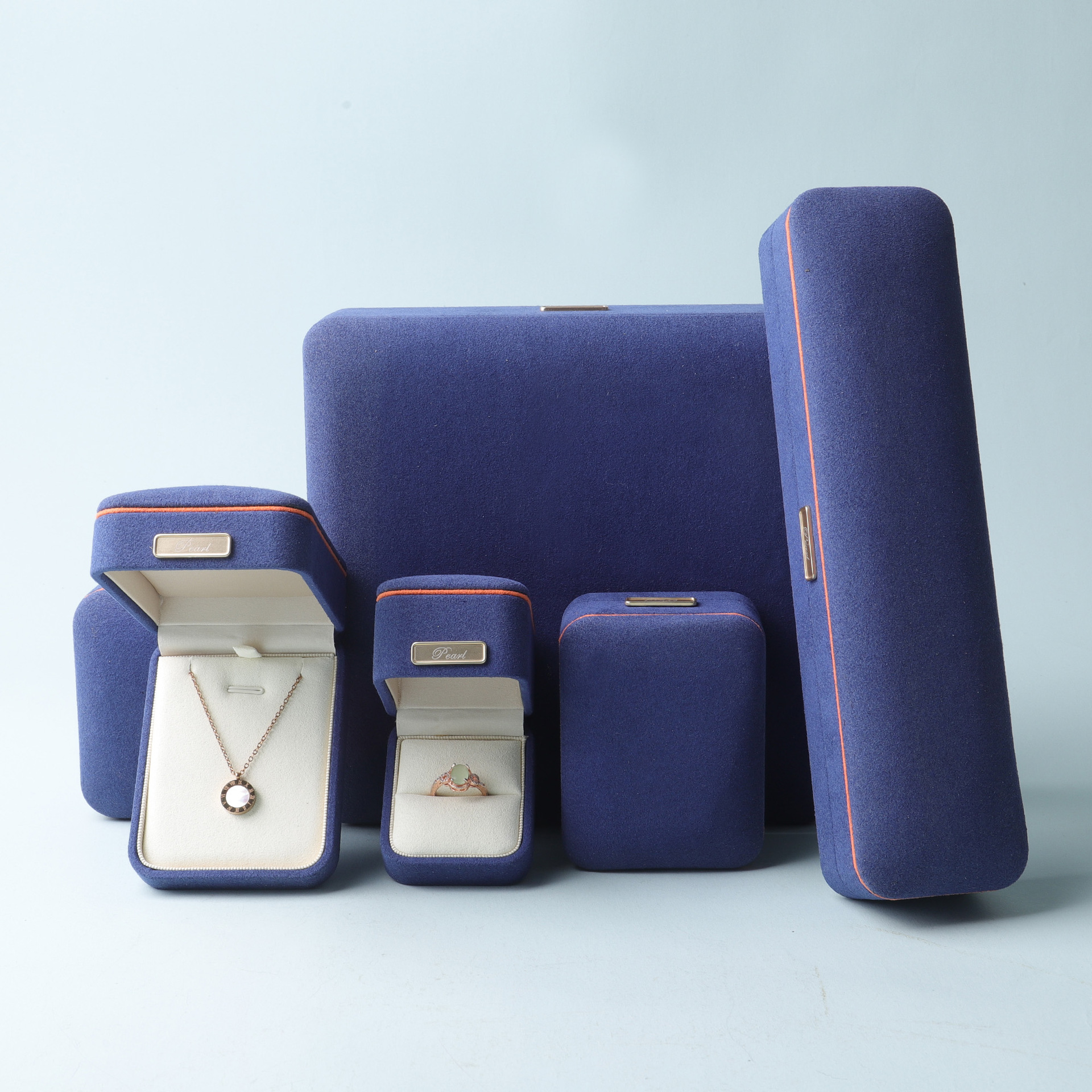 Caja de embalaje de joyería de estilo lujoso ligero de tela de piel de peluche de pulsera larga caja de anillo de joyería caja de embalaje image 6