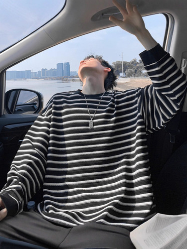 Black and White Striped Long-Sleeve T-Shirt for Men, Spring and Autumn Trend Brand, American Round Collar, Loose, Cool and Edgy, Heavyweight, Innerwear and Base Shirt