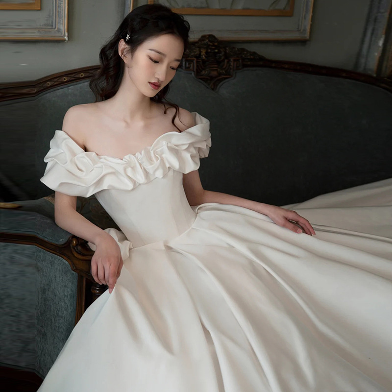 One-Shoulder Wedding Dress 2026 New Style Bride Satin Simple and Elegant Forest Style Slim Fit Dreamy Temperament Trailing Wedding Dress Summer