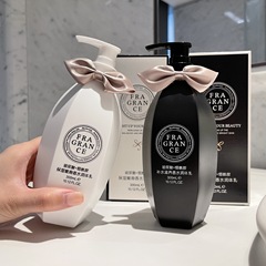 甘やかされた貝の詩のヒアルロン酸の体の乳液の保湿は水を補います。