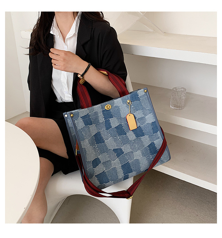 Denim bolsa portátil de gran capacidad femenina 2022 transfronteriza nueva bolsa de mensajero de hombro bolsa de mano retro en stock