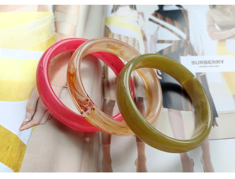 Fashion Solid Color Arylic Bangle display picture 3