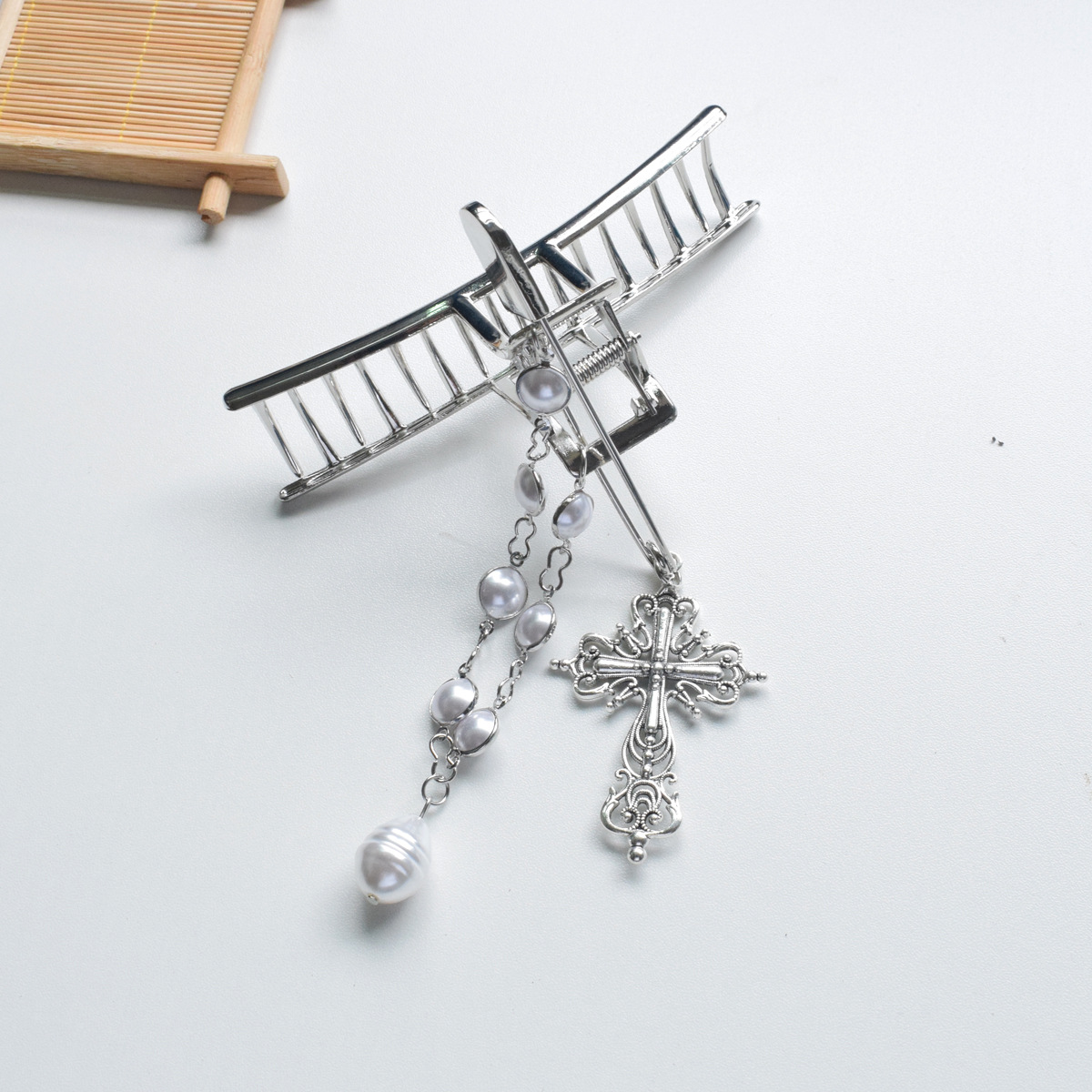 Fashion Chain Pearl Cross Metal Hairpin display picture 2