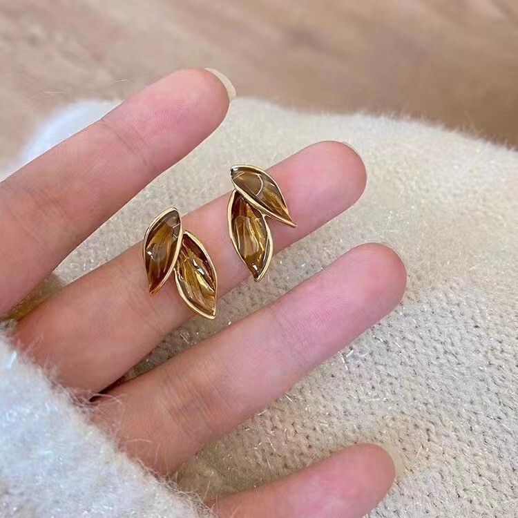 韓国のシンプルなファッションスタイルの女性用リーフイヤリング、パーソナライズされたハイエンドデザインイヤリング、女性用フォレストイヤリング、工場卸売|undefined