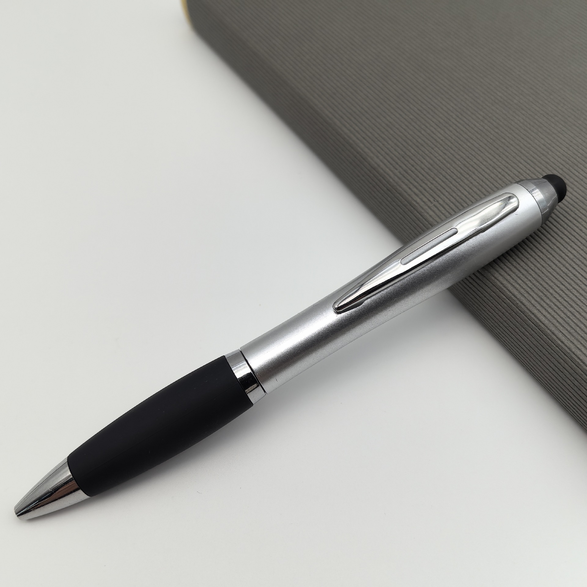 Pintura clásica torsión lápiz de pulverización plata calabaza lápiz táctil bolígrafo publicitario regalos rotación pantalla táctil bolígrafo personalizado