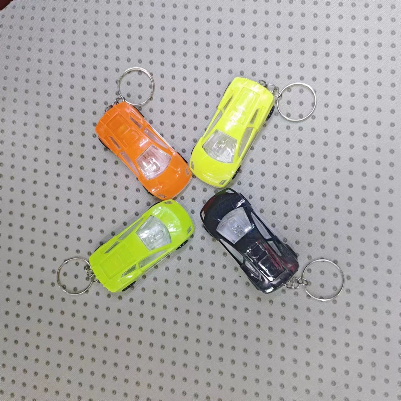 Автомобильный брелок-вспышка, светодиодный оптовый практичный подарок, магазин 2 юаня, детские светящиеся игрушки, прямая доставка с фабрики